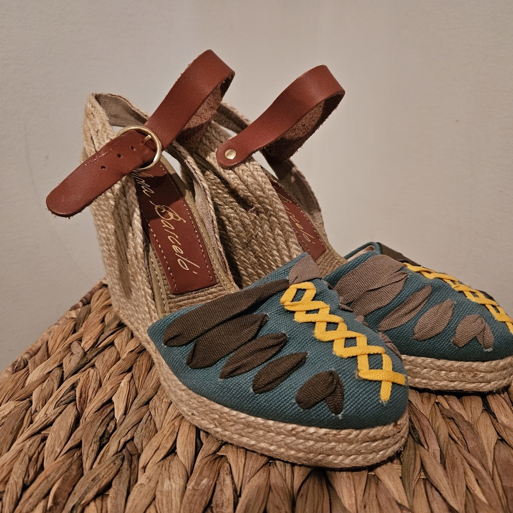 Update your summer wardrobe!  Paloma Barcelo Wedge Espadrille 38 (7.5-8 US)